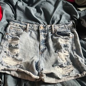 Distressed high waisted shorts